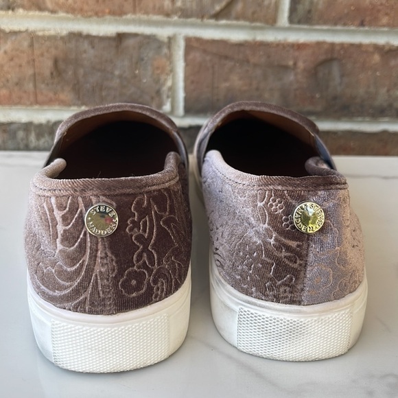 Steve Madden Velvet Pink Slip-On Shoe Size 8.5 - Picture 3 of 7